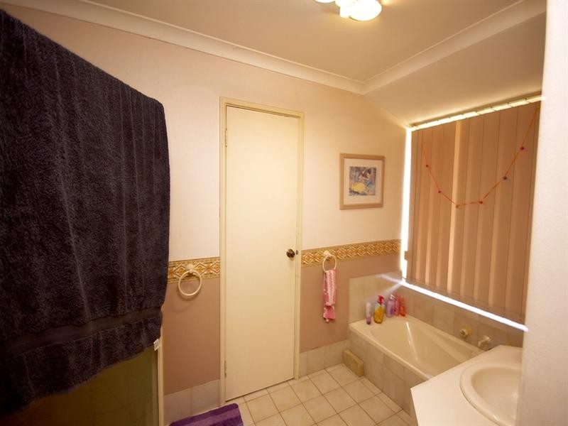 1 Deal Street, Marangaroo WA 6064