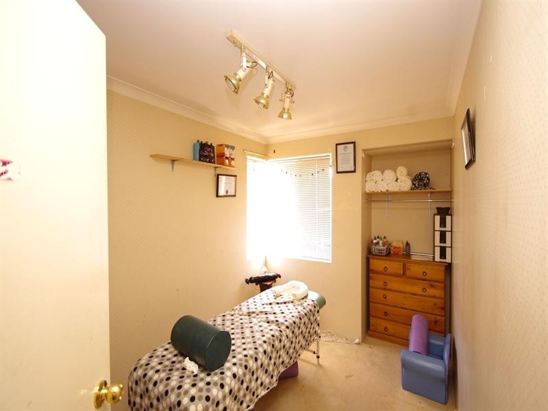 1 Deal Street, Marangaroo WA 6064