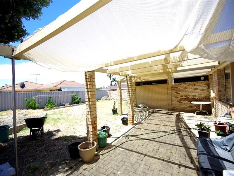 1 Deal Street, Marangaroo WA 6064