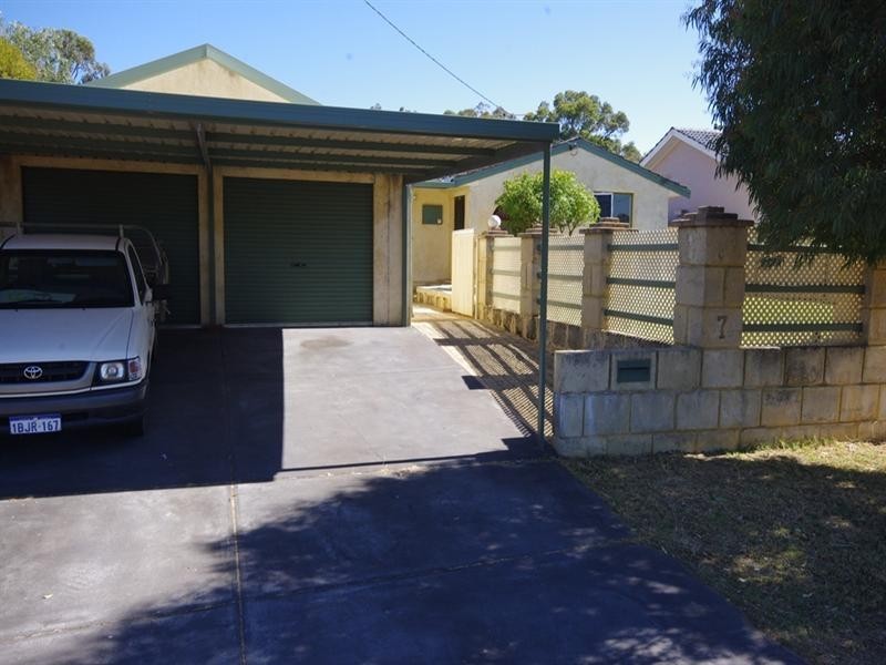 7 Denston Way, Girrawheen WA 6064