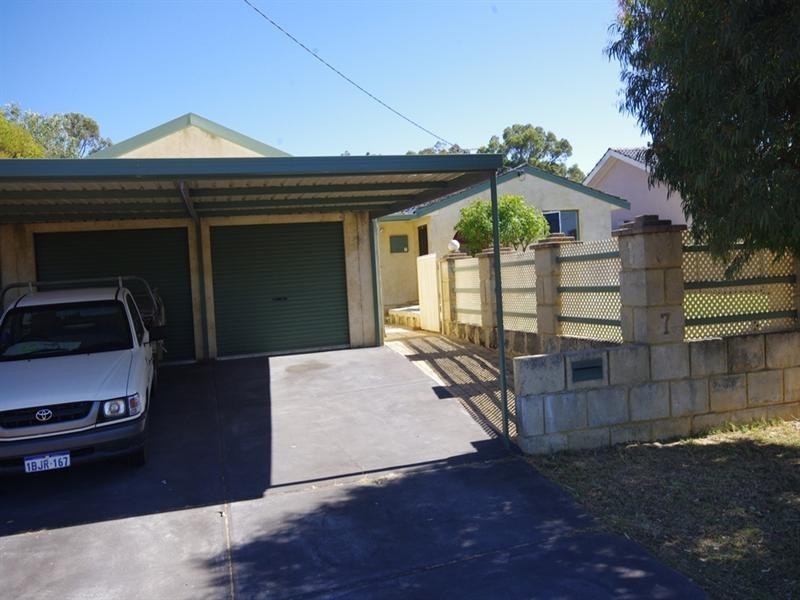 7 Denston Way, Girrawheen WA 6064