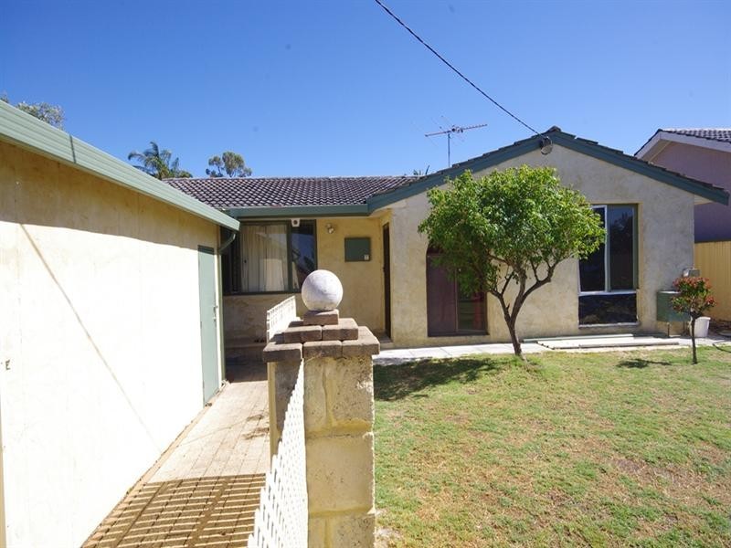 7 Denston Way, Girrawheen WA 6064