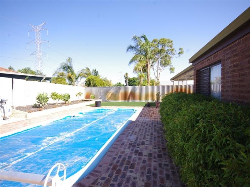 74 Pilkington Circus, Beechboro WA 6063