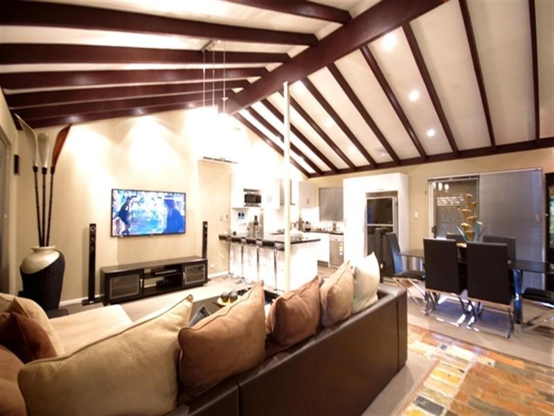 30 Burgland Drive, Girrawheen WA 6064