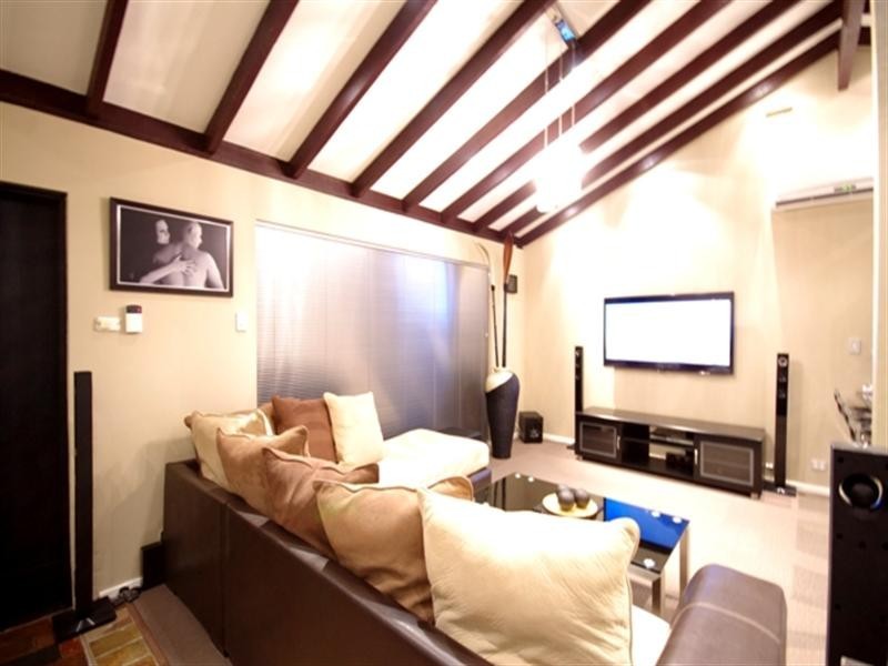 30 Burgland Drive, Girrawheen WA 6064