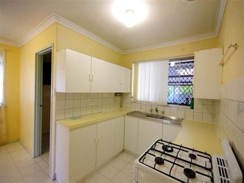 100 Luyer Avenue, East Cannington WA 6107