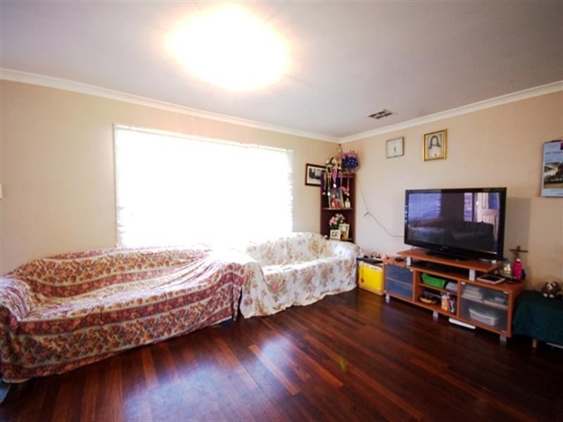 26 Gummow Way, Girrawheen WA 6064