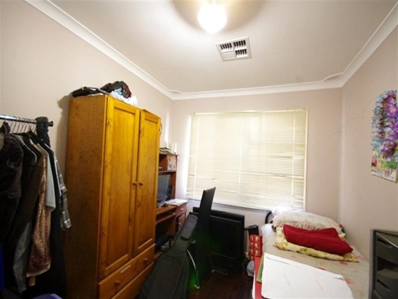 26 Gummow Way, Girrawheen WA 6064