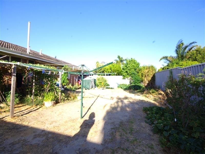 26 Gummow Way, Girrawheen WA 6064