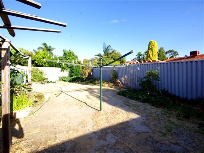 26 Gummow Way, Girrawheen WA 6064