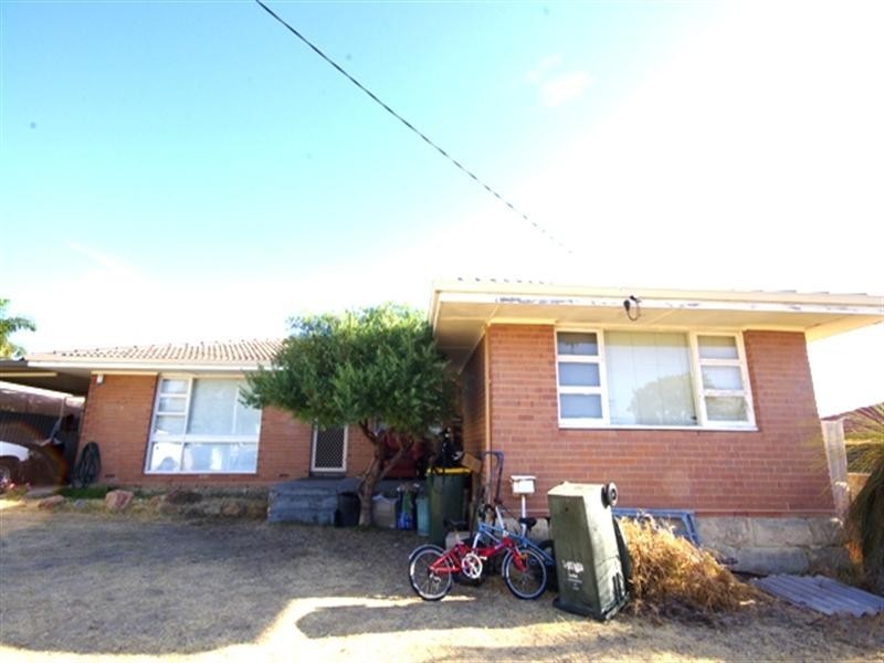 26 Gummow Way, Girrawheen WA 6064