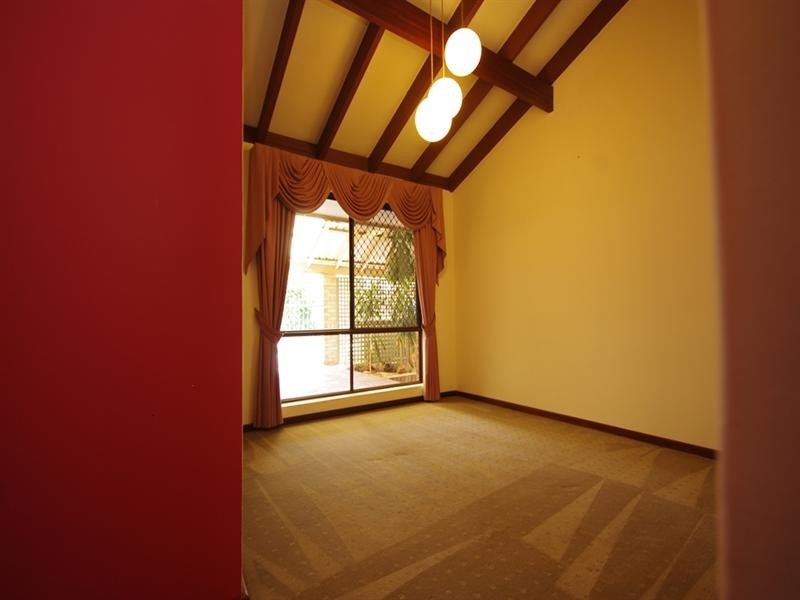 40 Regent Drive, Alexander Heights WA 6064