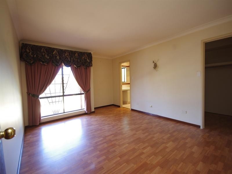 40 Regent Drive, Alexander Heights WA 6064