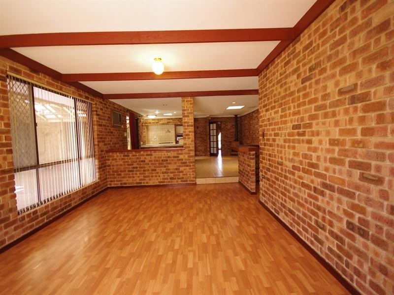 40 Regent Drive, Alexander Heights WA 6064