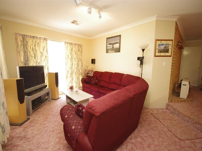 10 Tanager Trail, Ballajura WA 6066