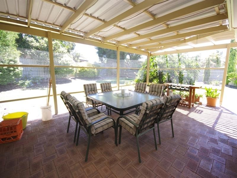 10 Tanager Trail, Ballajura WA 6066