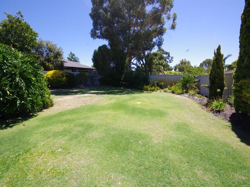 10 Tanager Trail, Ballajura WA 6066