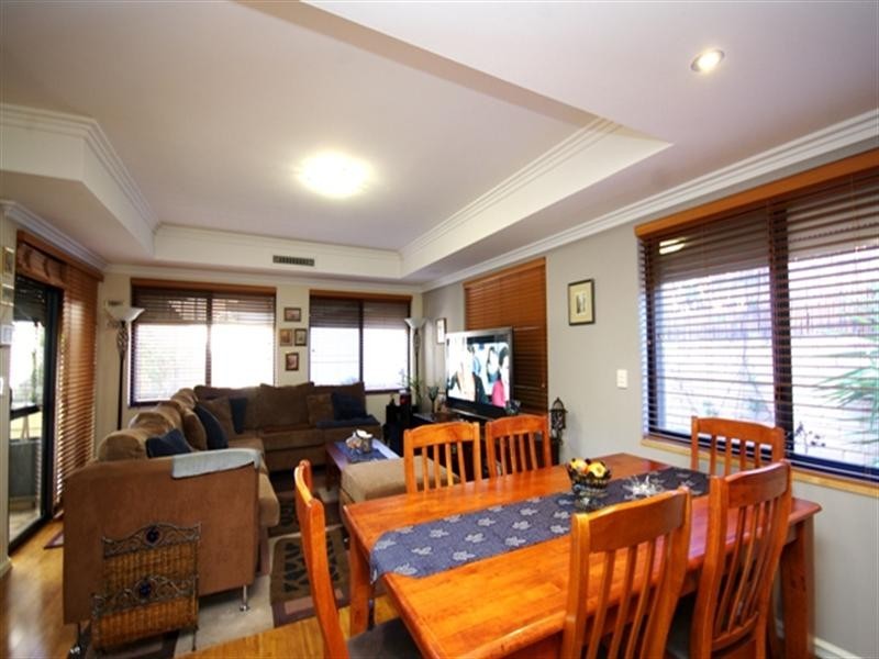 2d Berkeley Avenue, Nollamara WA 6061