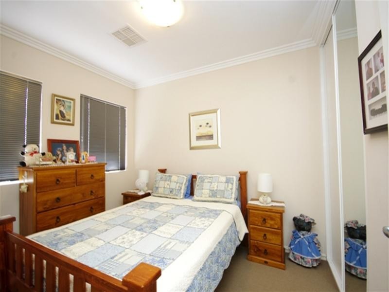 2d Berkeley Avenue, Nollamara WA 6061