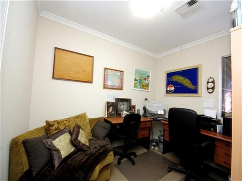 2d Berkeley Avenue, Nollamara WA 6061