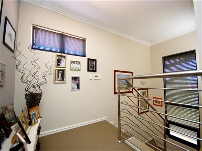 2d Berkeley Avenue, Nollamara WA 6061