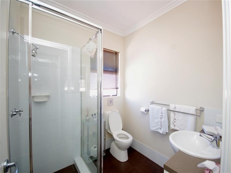 2d Berkeley Avenue, Nollamara WA 6061