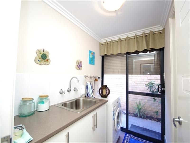 2d Berkeley Avenue, Nollamara WA 6061