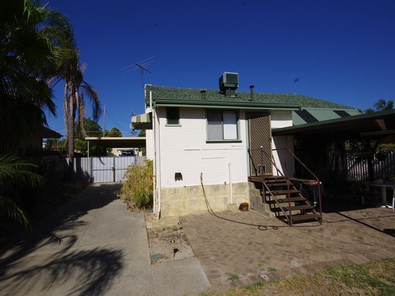 363 Flinders Street, Nollamara WA 6061