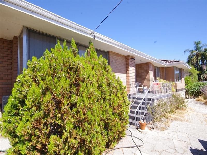 28 Harkins Street (Off Wychcross St), Westminster WA 6061