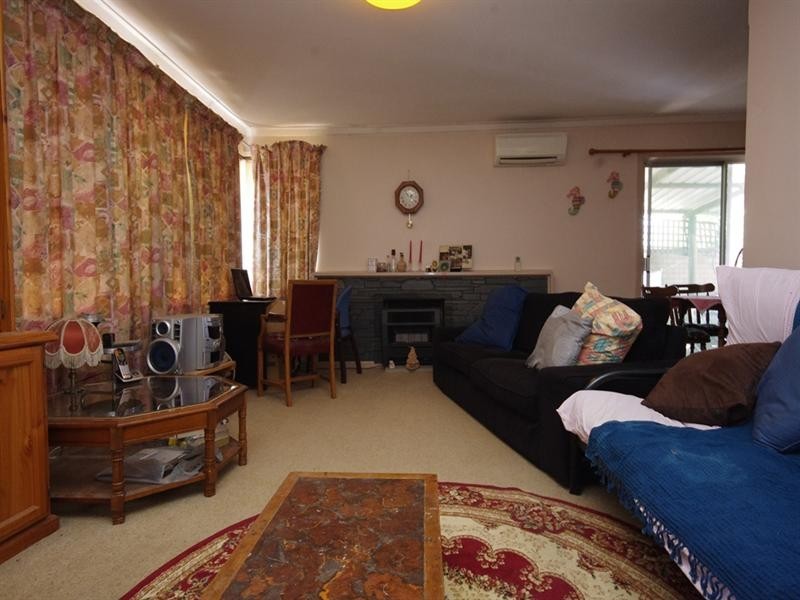 28 Harkins Street (Off Wychcross St), Westminster WA 6061