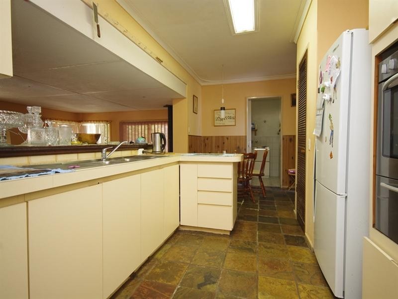 28 Harkins Street (Off Wychcross St), Westminster WA 6061