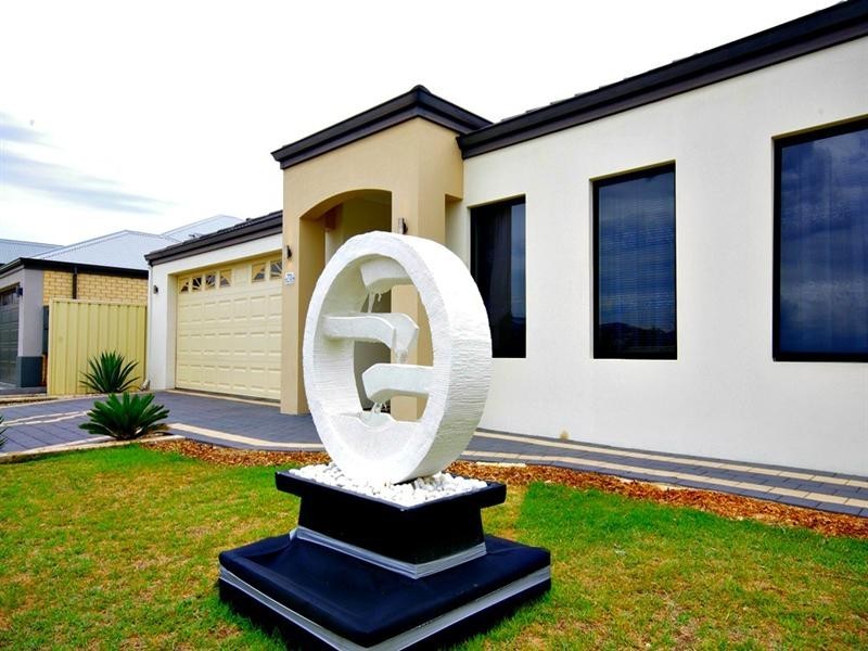 73 Regency Avenue, Madeley WA 6065