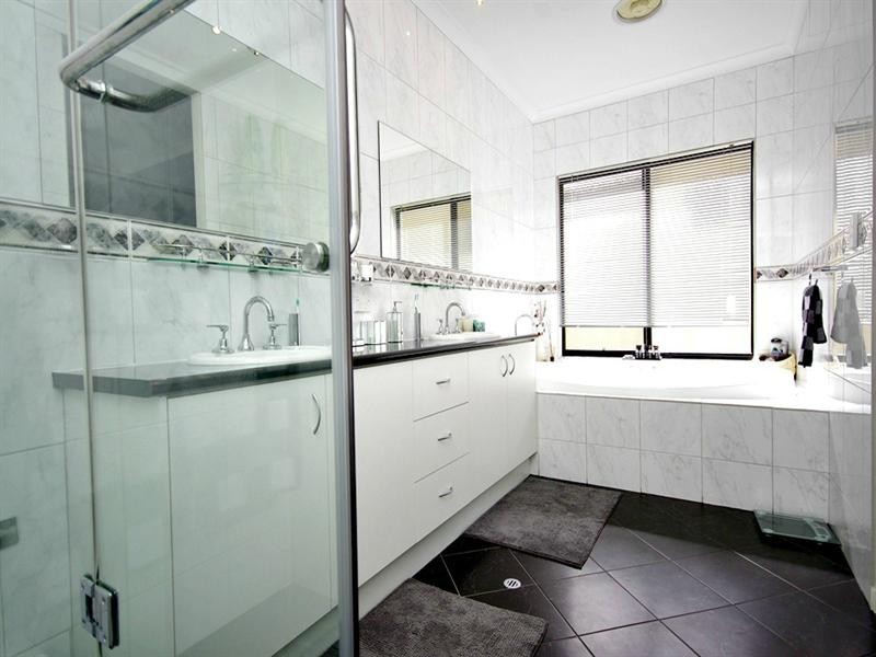 73 Regency Avenue, Madeley WA 6065