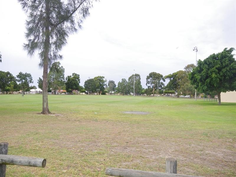 7b Robertsbridge Road, Nollamara WA 6061