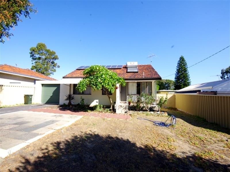 8 Pointer Way, Girrawheen WA 6064