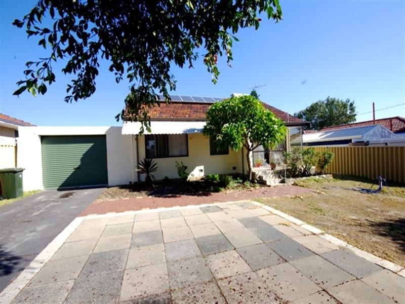 8 Pointer Way, Girrawheen WA 6064