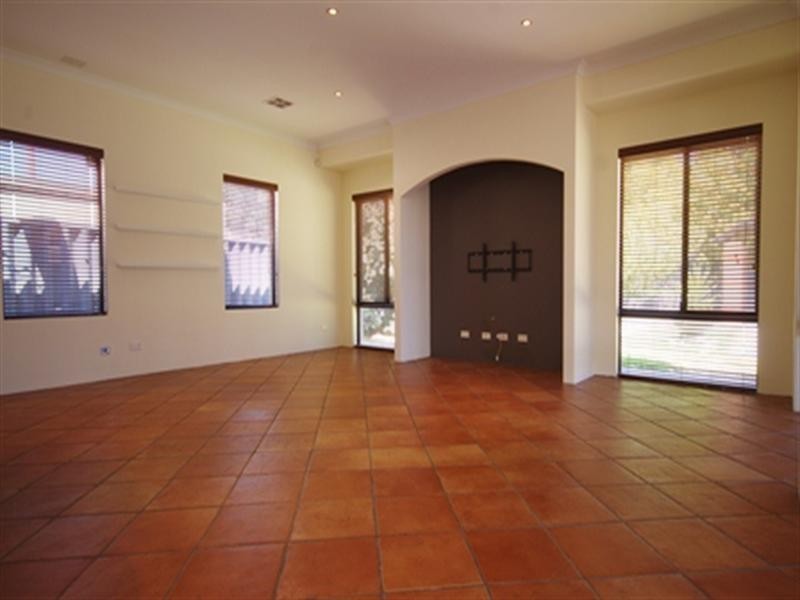 9 Garnett Place, Balga WA 6061