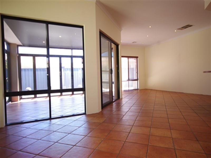 9 Garnett Place, Balga WA 6061