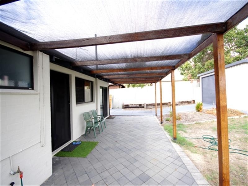 2 Warwick Place, Girrawheen WA 6064