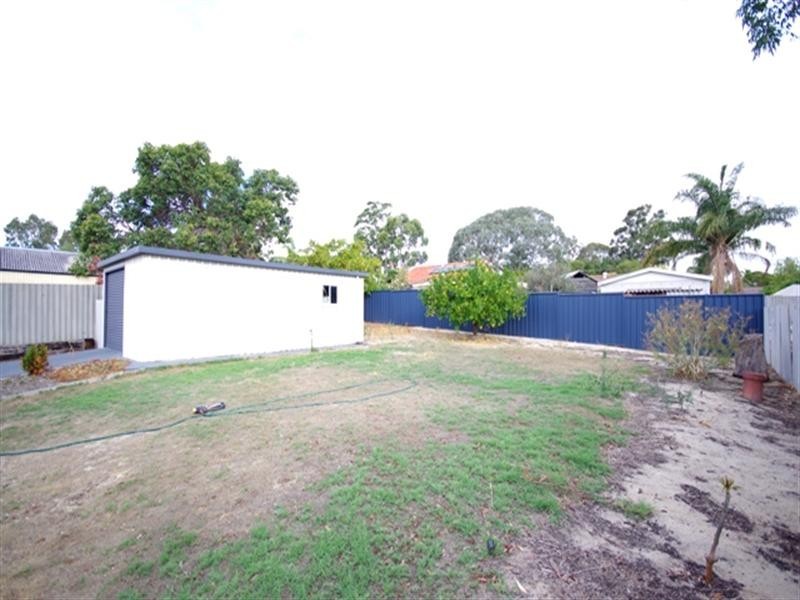 2 Warwick Place, Girrawheen WA 6064