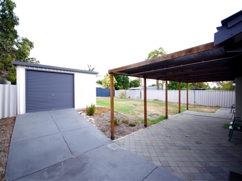 2 Warwick Place, Girrawheen WA 6064
