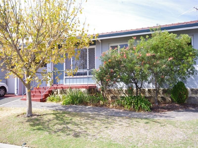 26d Greville Way, Girrawheen WA 6064