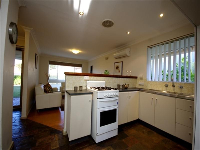 7 Hadleigh Way, Girrawheen WA 6064