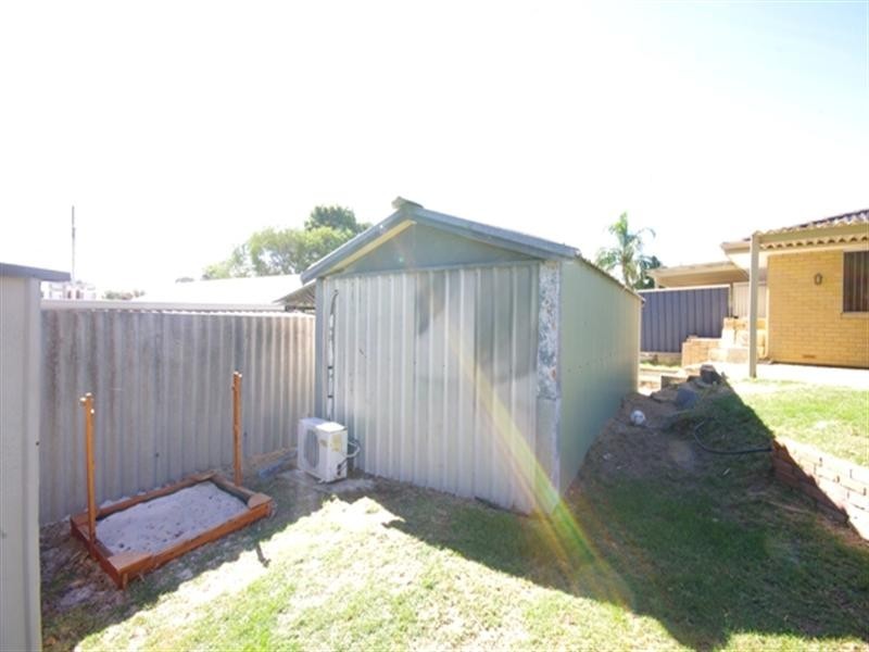 7 Hadleigh Way, Girrawheen WA 6064