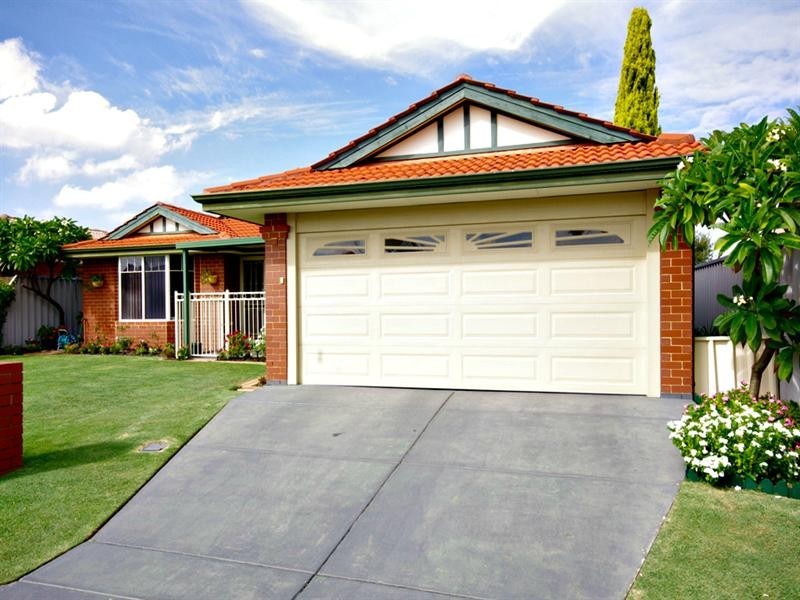 8 Curtin Road, Marangaroo WA 6064