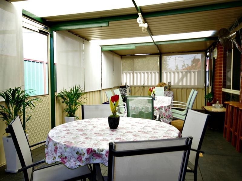 8 Curtin Road, Marangaroo WA 6064