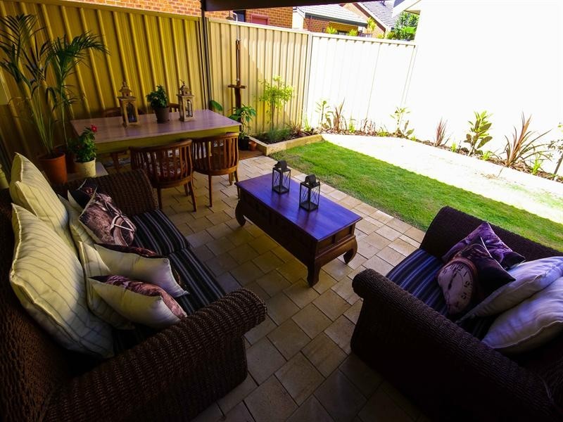 4 Storrington Crescent, Westminster WA 6061