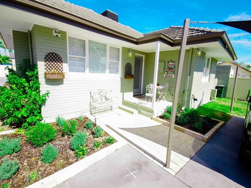 4 Storrington Crescent, Westminster WA 6061