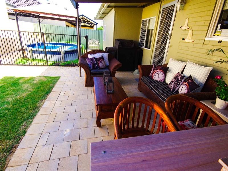 4 Storrington Crescent, Westminster WA 6061