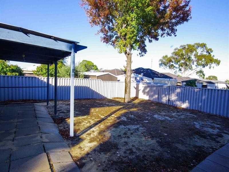 17 Lodesworth Road, Westminster WA 6061